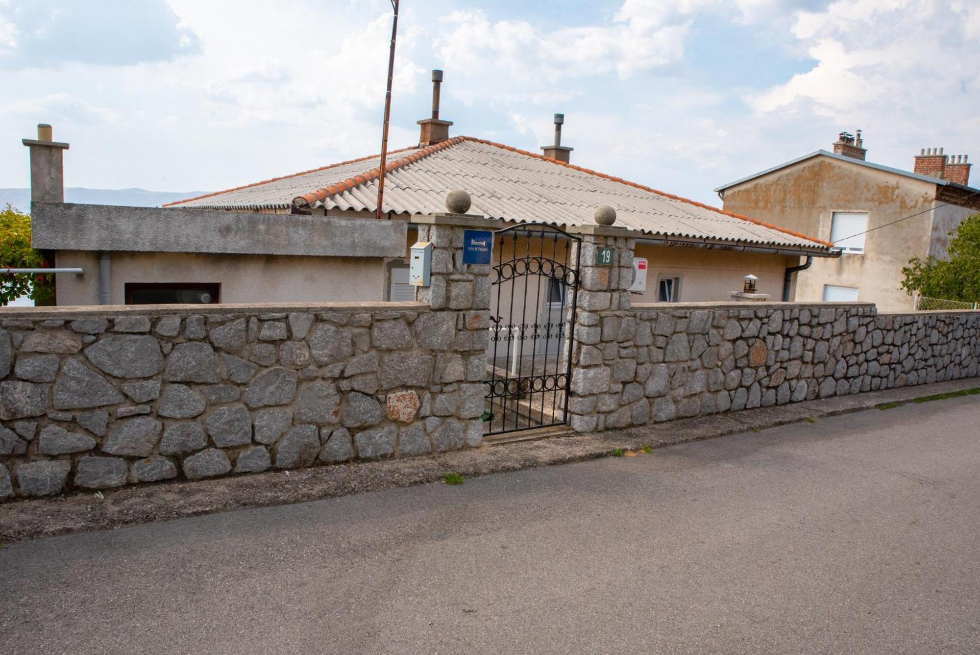 Apartmani Silvana&Vera Senj  Exterior photo