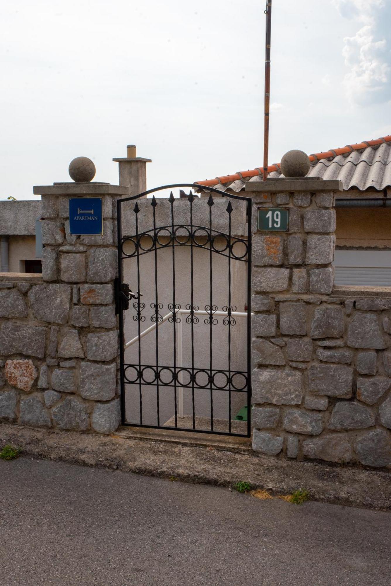 Apartmani Silvana&Vera Senj  Exterior photo