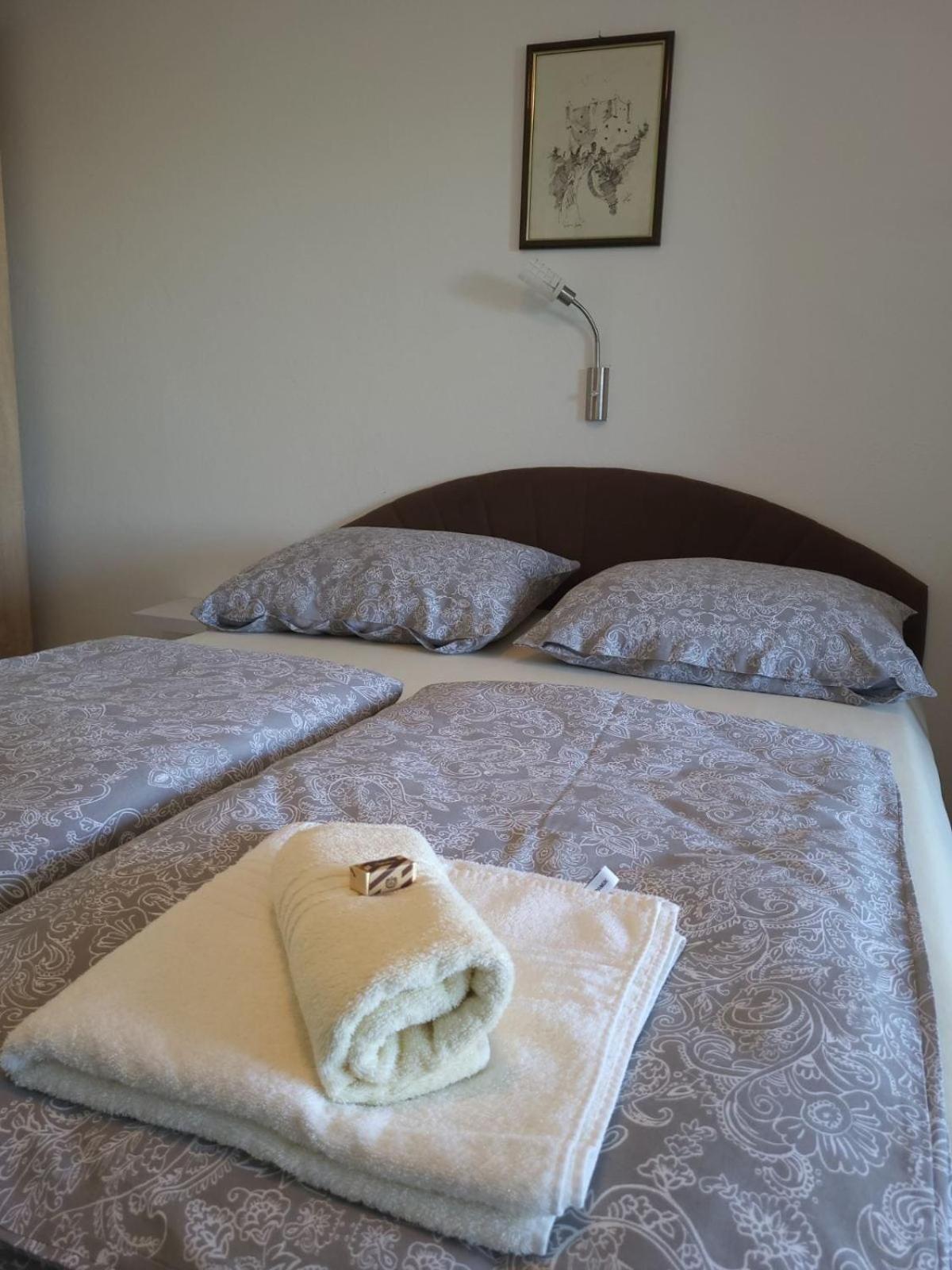 Apartmani Silvana&Vera Senj  Exterior photo